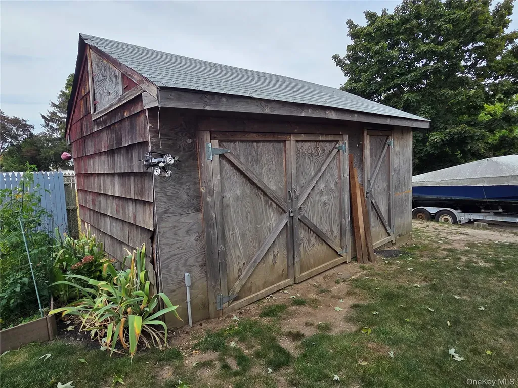 1405 Ohio Avenue Bay Shore NY 11706