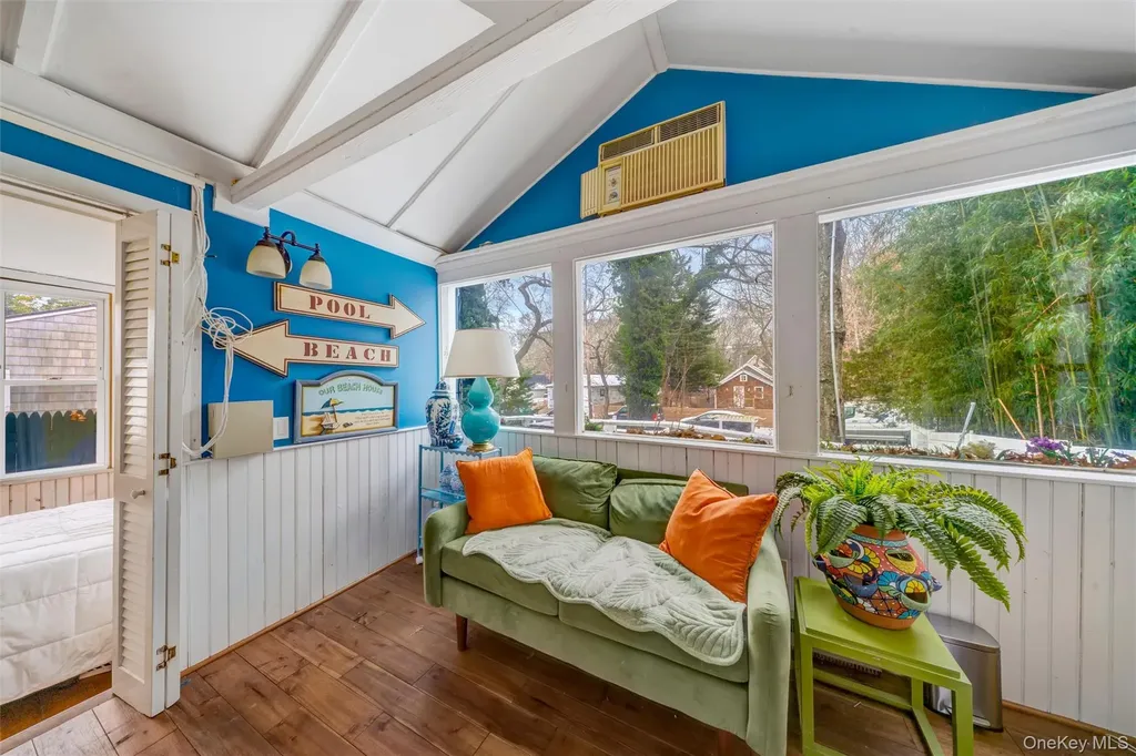 74 Richardson Avenue East Hampton NY 11937