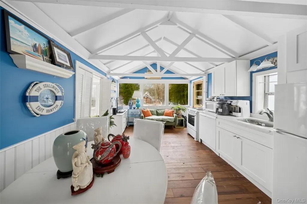 74 Richardson Avenue East Hampton NY 11937