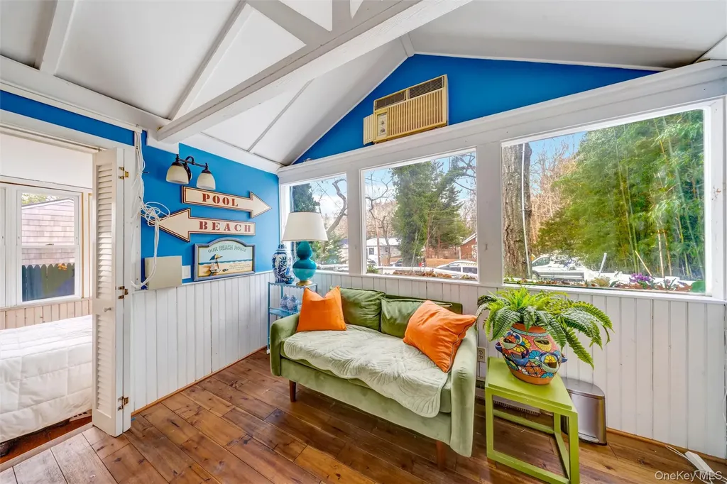 74 Richardson Avenue East Hampton NY 11937