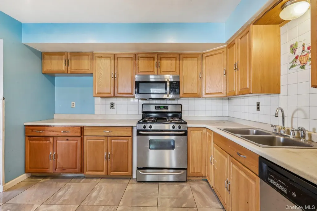 11 Centennial Drive Garnerville NY 10923