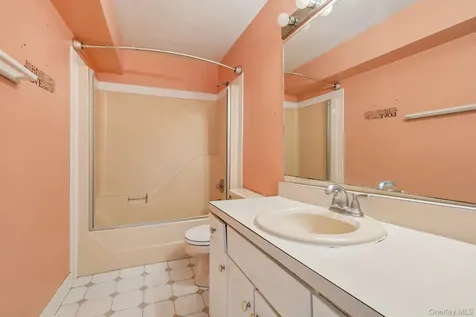 11 Centennial Drive Garnerville NY 10923