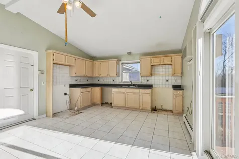 11 Centennial Drive Garnerville NY 10923