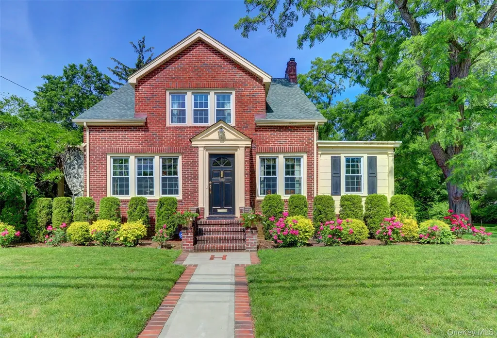 205 Hempstead Avenue Malverne NY 11565