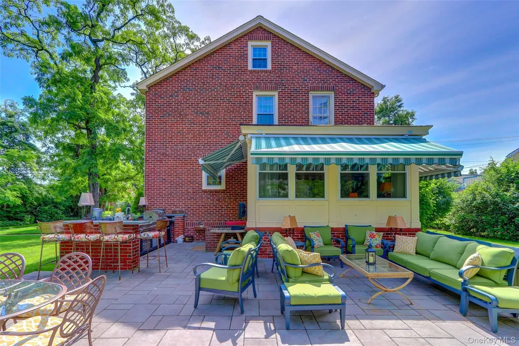 205 Hempstead Avenue Malverne NY 11565