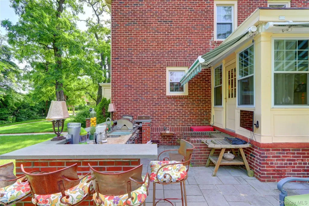 205 Hempstead Avenue Malverne NY 11565