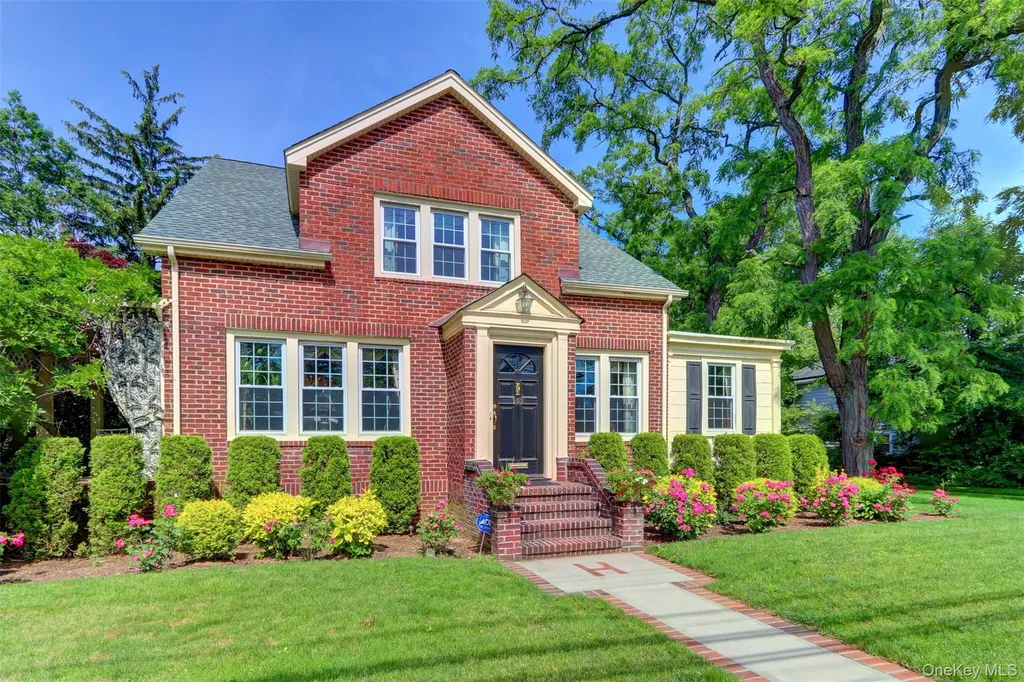 205 Hempstead Avenue Malverne NY 11565