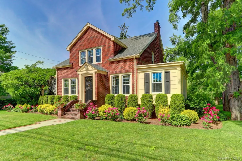 205 Hempstead Avenue Malverne NY 11565