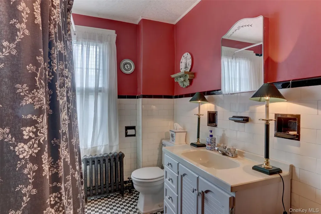 205 Hempstead Avenue Malverne NY 11565