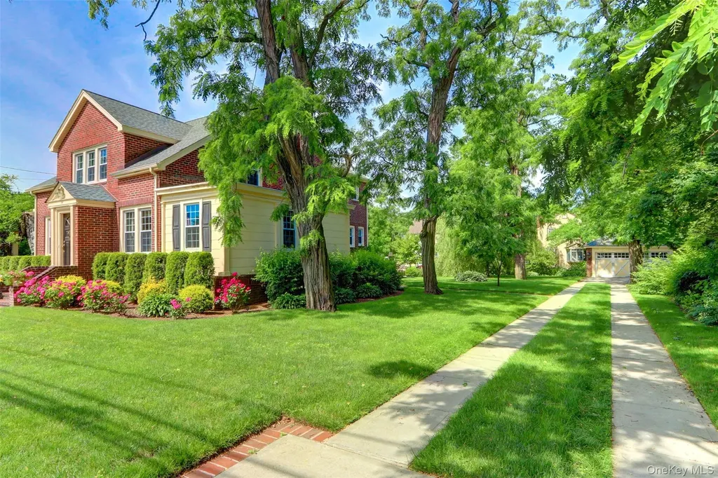 205 Hempstead Avenue Malverne NY 11565