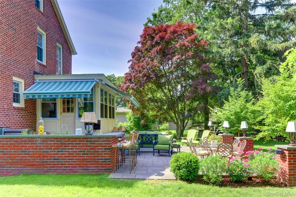 205 Hempstead Avenue Malverne NY 11565