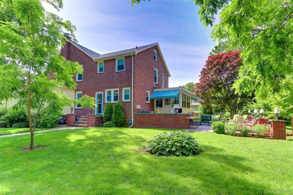 205 Hempstead Avenue Malverne NY 11565