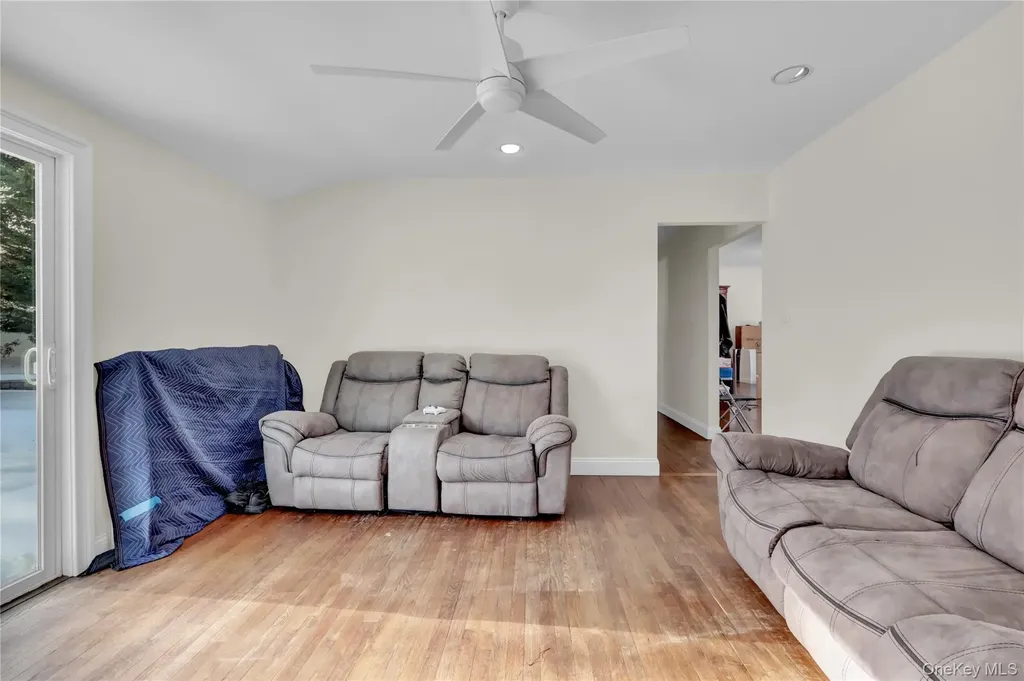4 Halliday Road Coram NY 11727