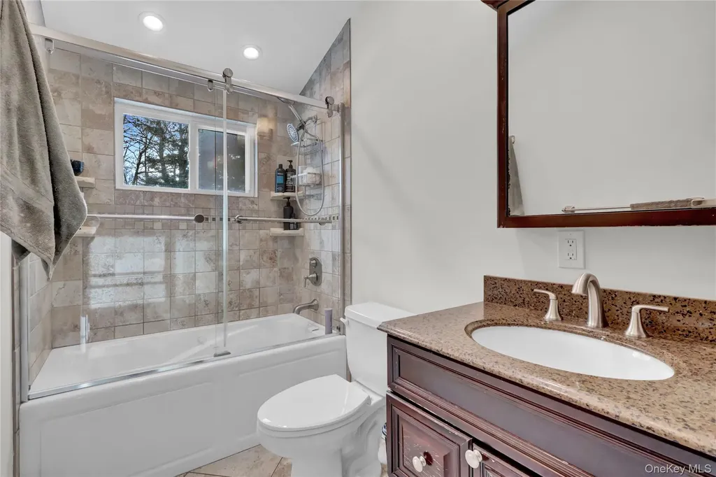 4 Halliday Road Coram NY 11727