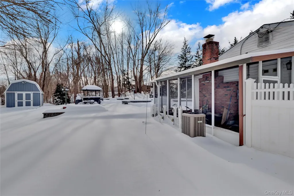 4 Halliday Road Coram NY 11727