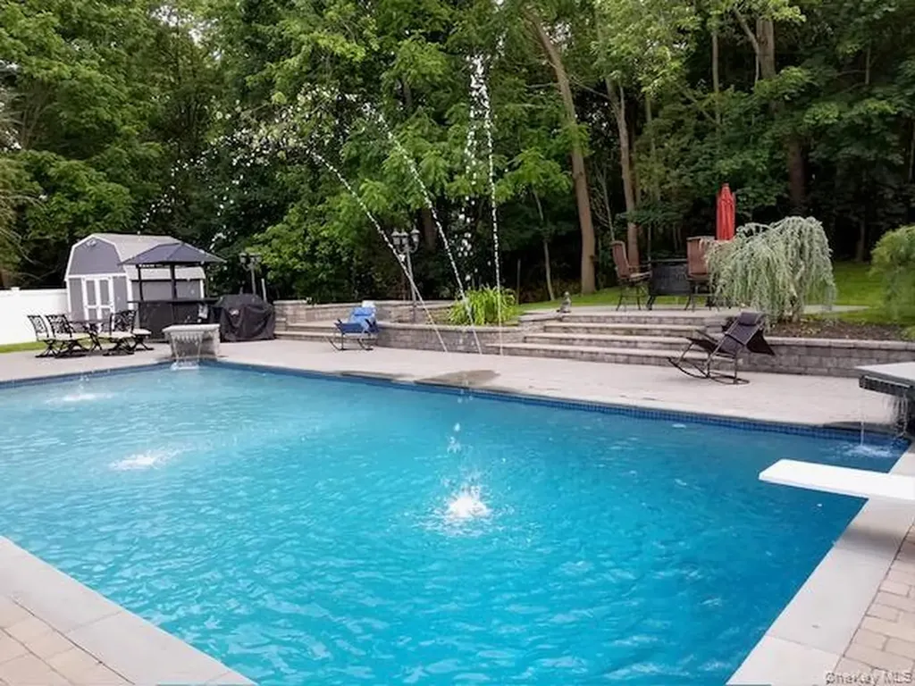 4 Halliday Road Coram NY 11727