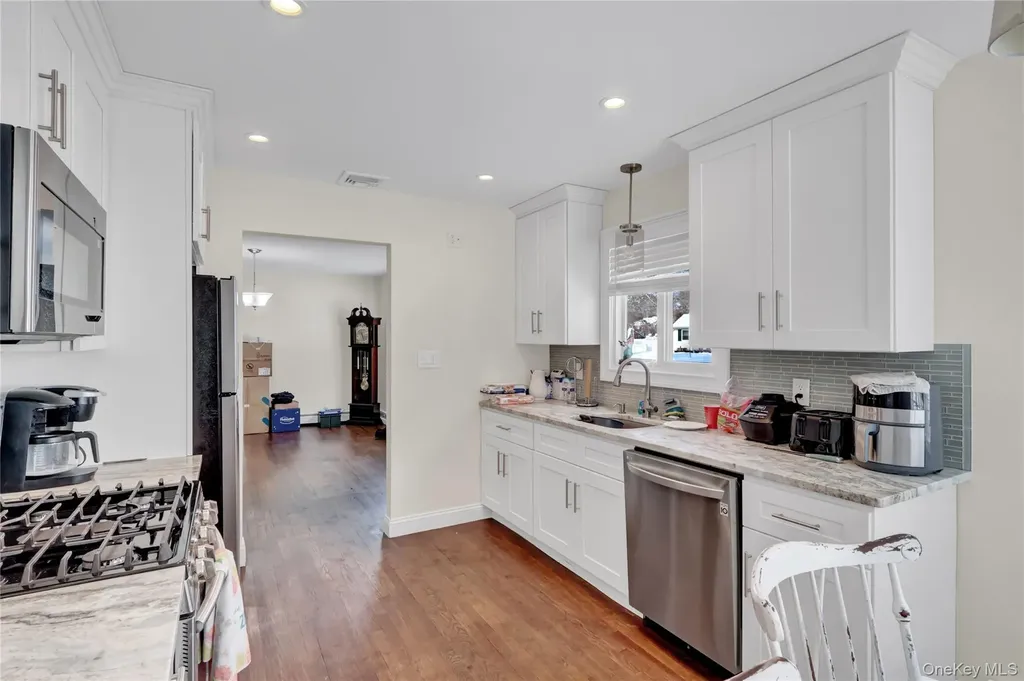 4 Halliday Road Coram NY 11727