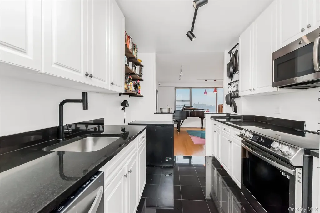 2500 Johnson Avenue Bronx NY 10463