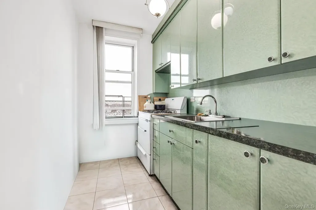 2600 E 21st Street Brooklyn NY 11235