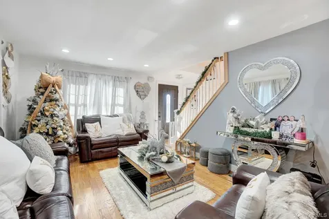 91 Cedar Road Amityville NY 11701