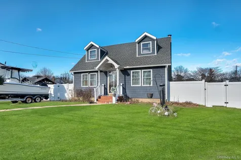 91 Cedar Road Amityville NY 11701