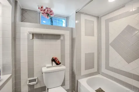 91 Cedar Road Amityville NY 11701