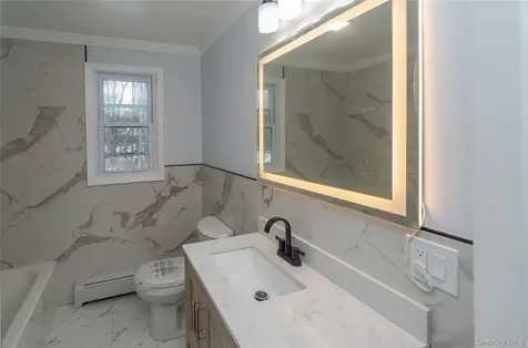 134 Old Quaker Lane Hyde Park NY 12538