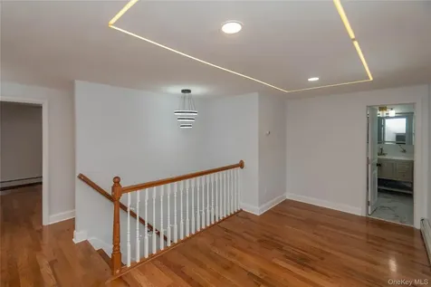 134 Old Quaker Lane Hyde Park NY 12538