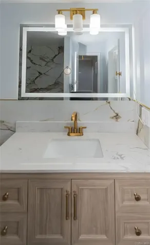 134 Old Quaker Lane Hyde Park NY 12538