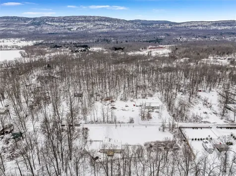 35 Pioneer Road Gardiner NY 12525