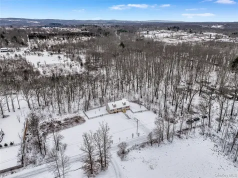 35 Pioneer Road Gardiner NY 12525
