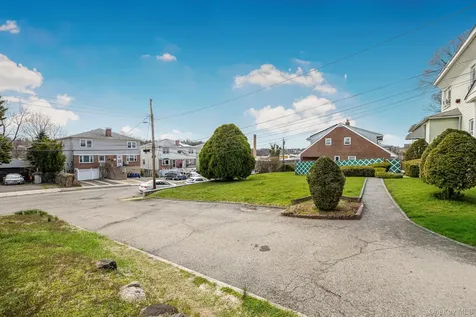 125 Aka 127 Woodland Avenue Yonkers NY 10703