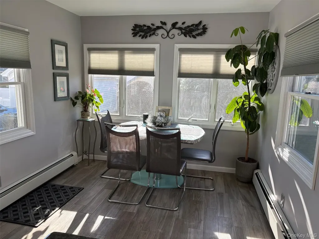 108 Elizabeth Street Floral Park NY 11001