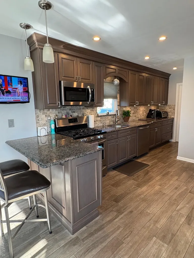 108 Elizabeth Street Floral Park NY 11001