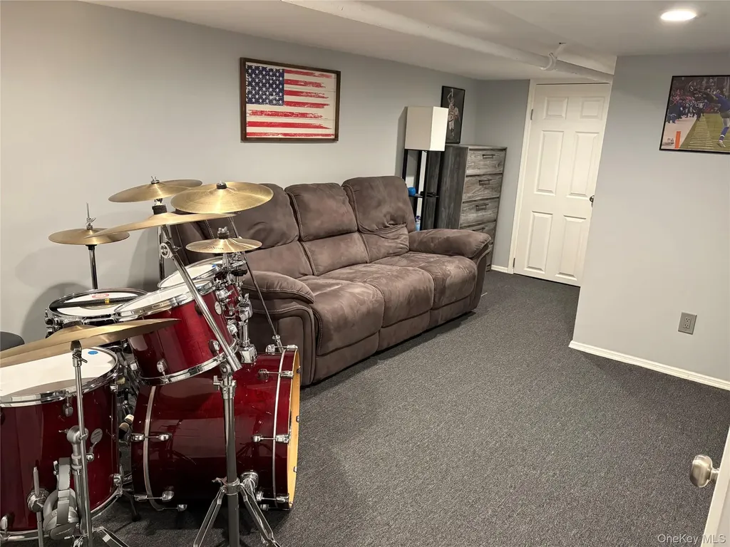 108 Elizabeth Street Floral Park NY 11001