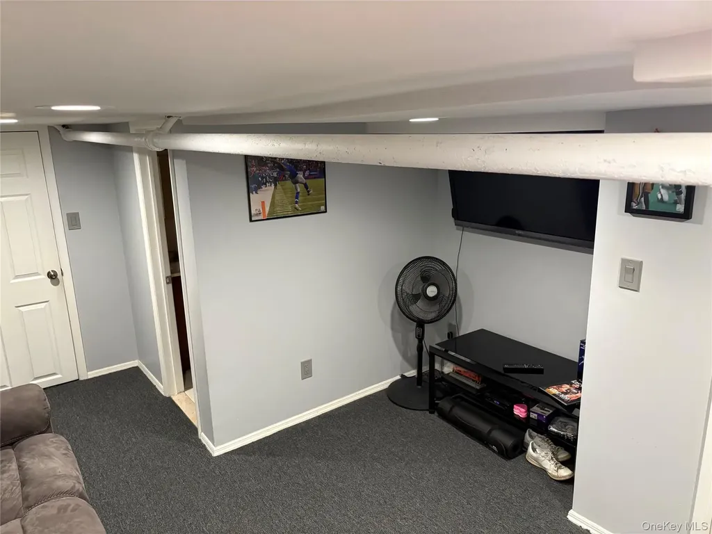108 Elizabeth Street Floral Park NY 11001