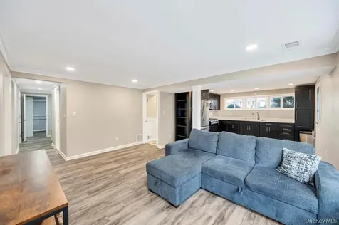 178 Missouri Avenue Bay Shore NY 11706