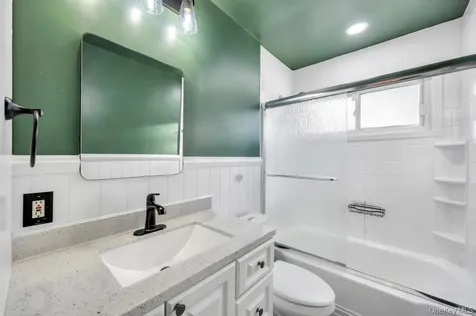 178 Missouri Avenue Bay Shore NY 11706