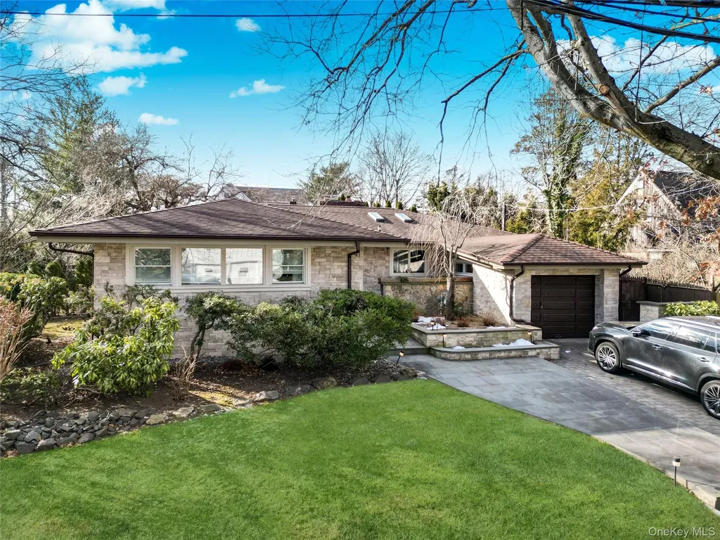 41 Erick Avenue Hewlett NY 11557