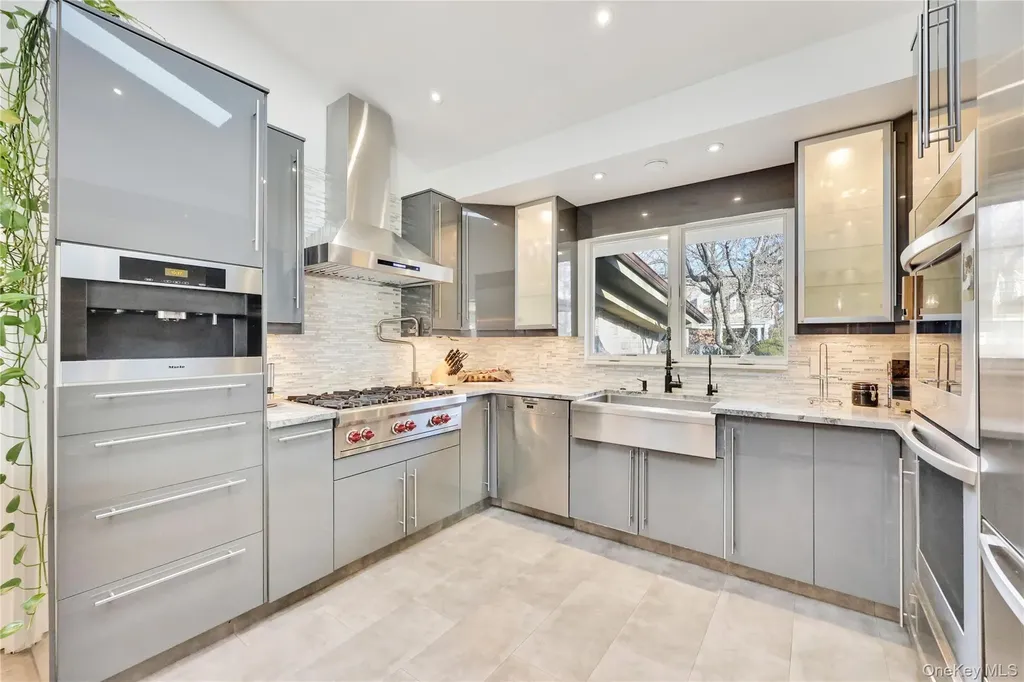 41 Erick Avenue Hewlett NY 11557