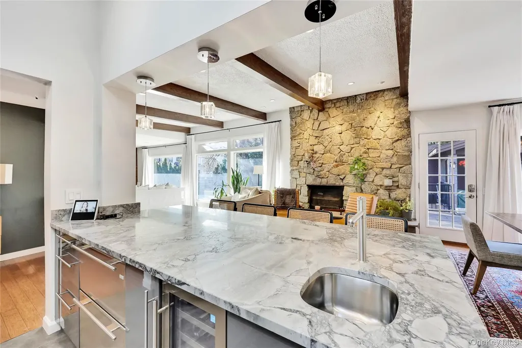 41 Erick Avenue Hewlett NY 11557