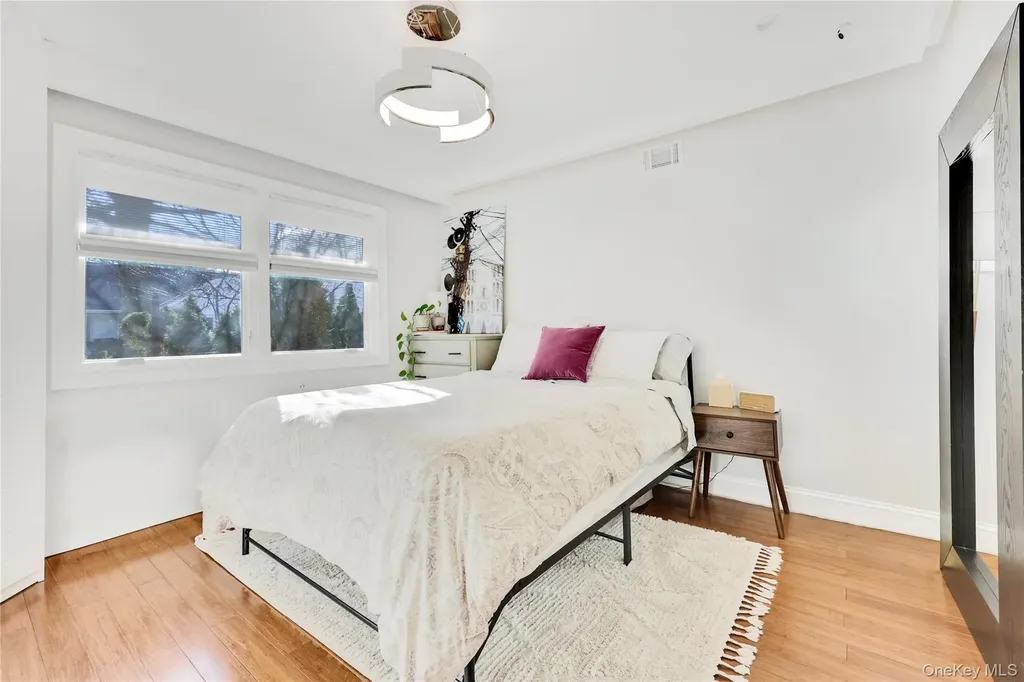 41 Erick Avenue Hewlett NY 11557