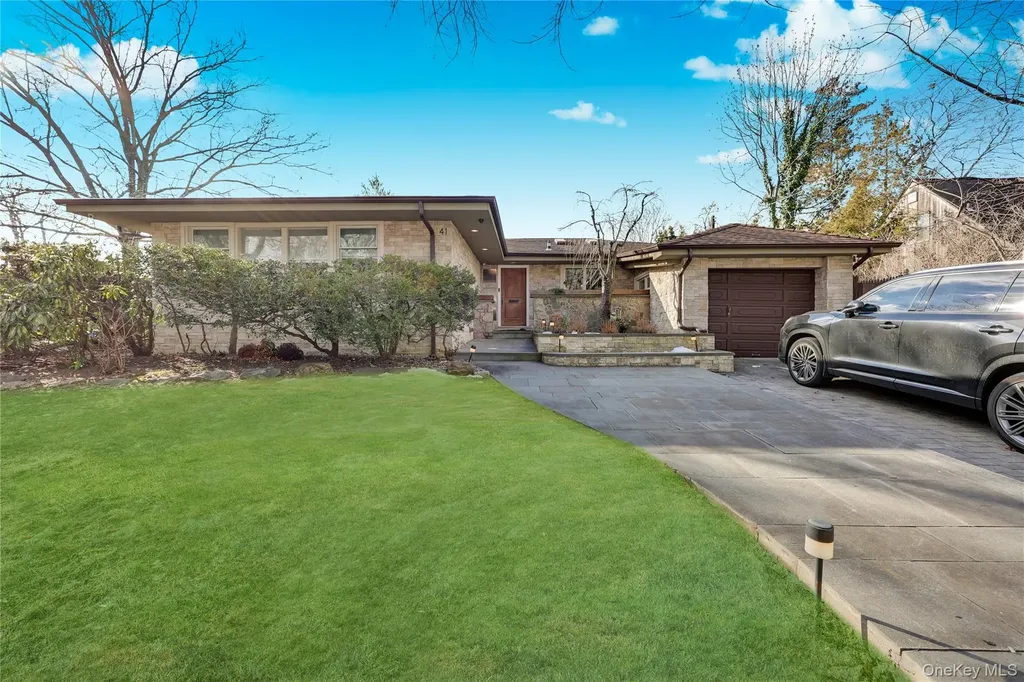 41 Erick Avenue Hewlett NY 11557
