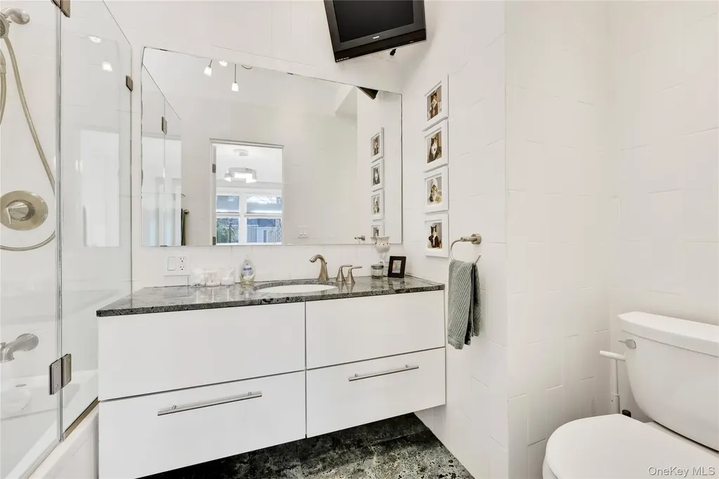 41 Erick Avenue Hewlett NY 11557