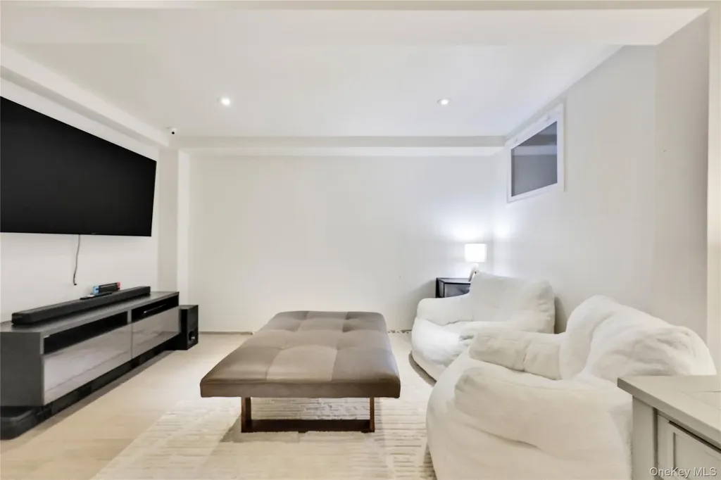 41 Erick Avenue Hewlett NY 11557