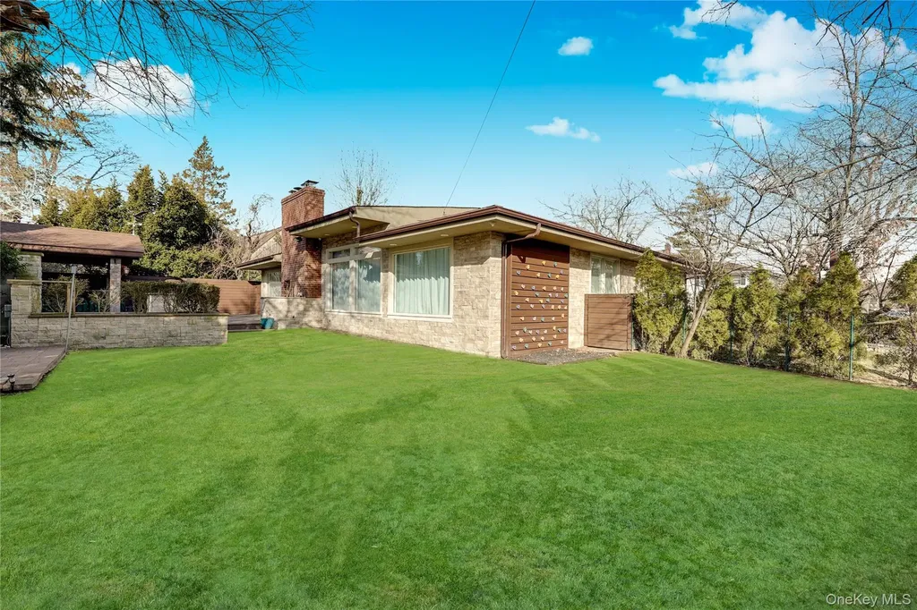 41 Erick Avenue Hewlett NY 11557