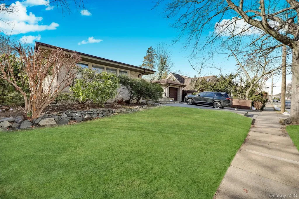 41 Erick Avenue Hewlett NY 11557