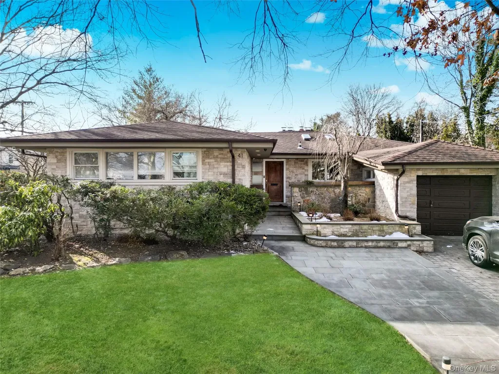 41 Erick Avenue Hewlett NY 11557