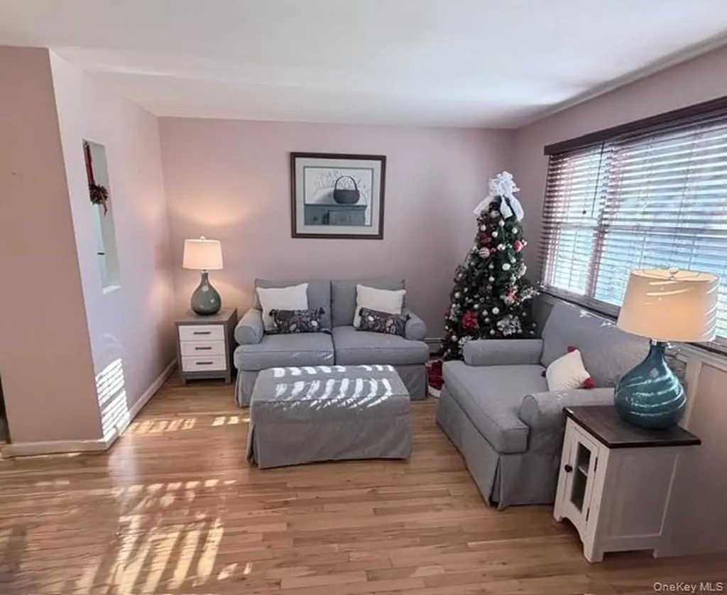 4716 Wilshire Oakdale NY 11769