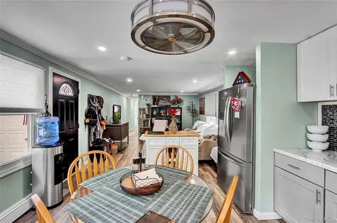 164 Village Circle W Manorville NY 11949